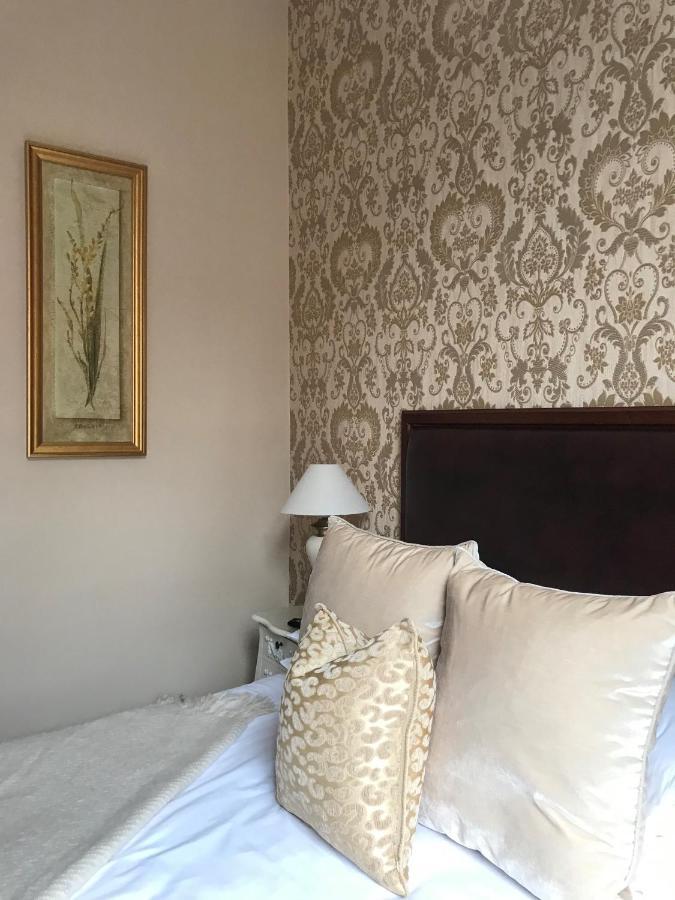 Bed & Breakfast The Exhibition York